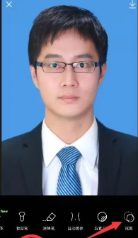 醒图怎么p实况 醒图怎么把一张图片口出来放到另一张图片上