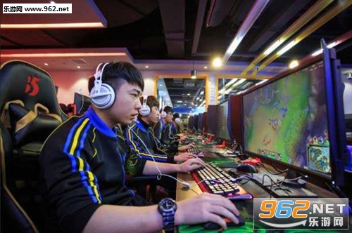 《绝地求生》2017年销冠 LOL任是PC最受欢迎游戏